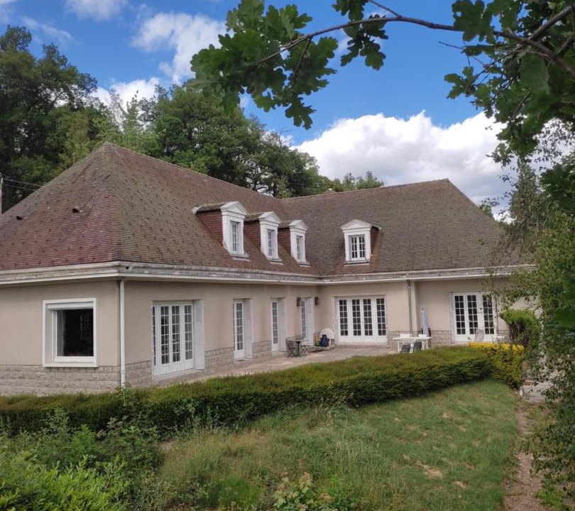 Photo of Buildings in Dunieres