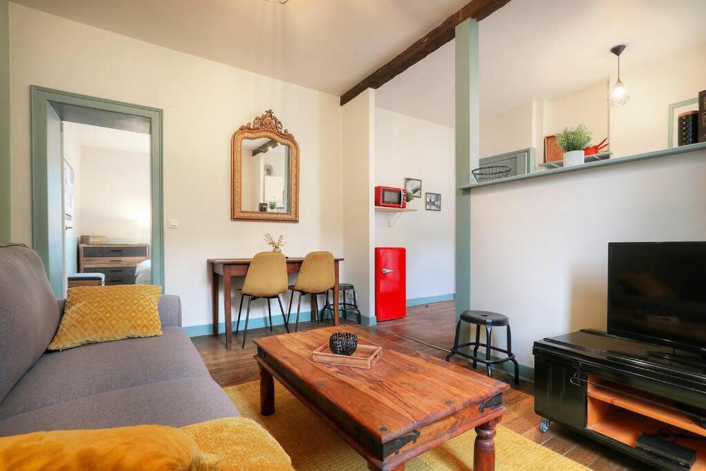 Photo of Livingroom in Colombier - Champ de Mars