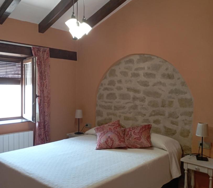 Photo of Bedroom in Armananzas