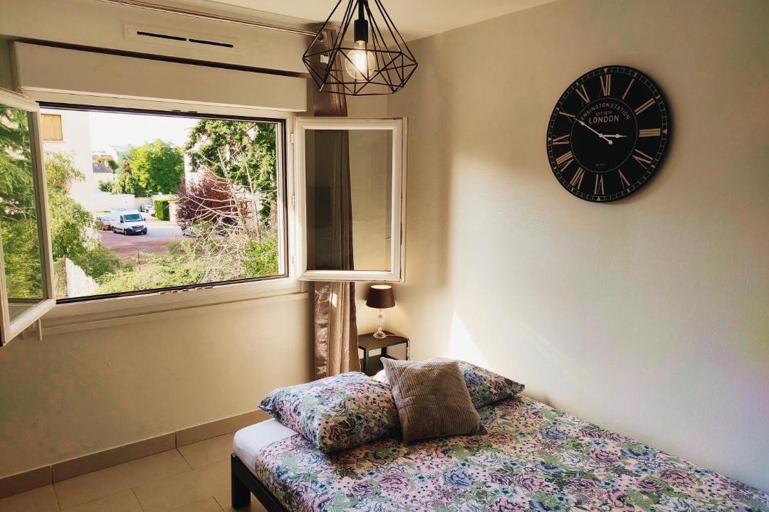 Photo of Bedroom in Melun