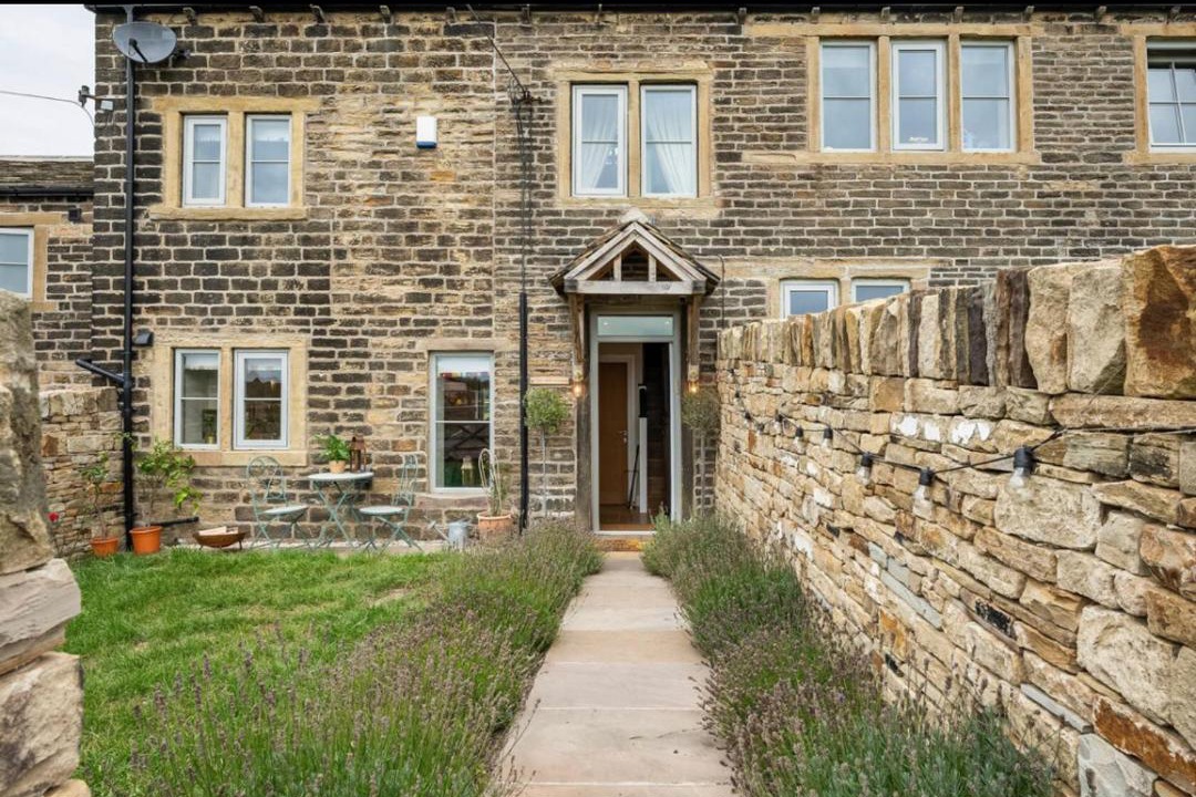 Photo of Buildings in Skelmanthorpe