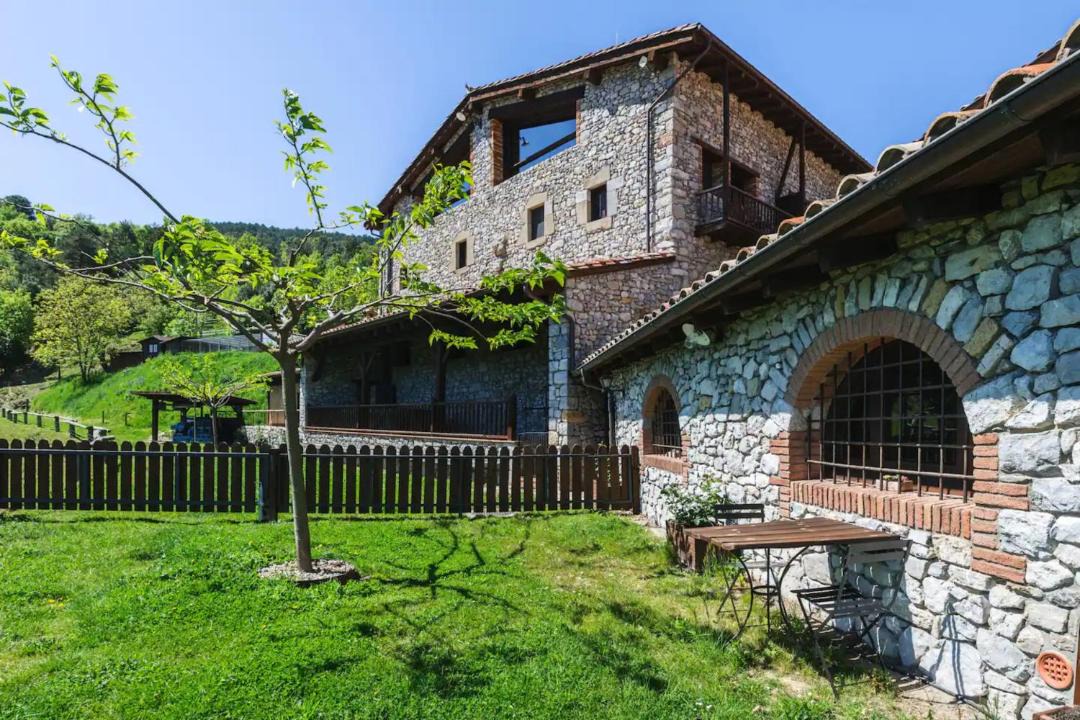 Photo of Buildings in Montagut