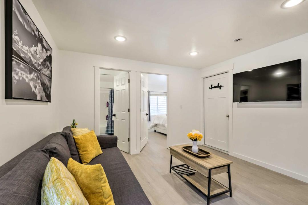 Photo of Livingroom in Eagle Mountain