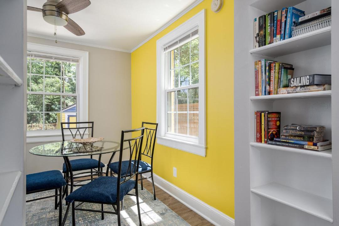 Photo of Livingroom in Lindley Park