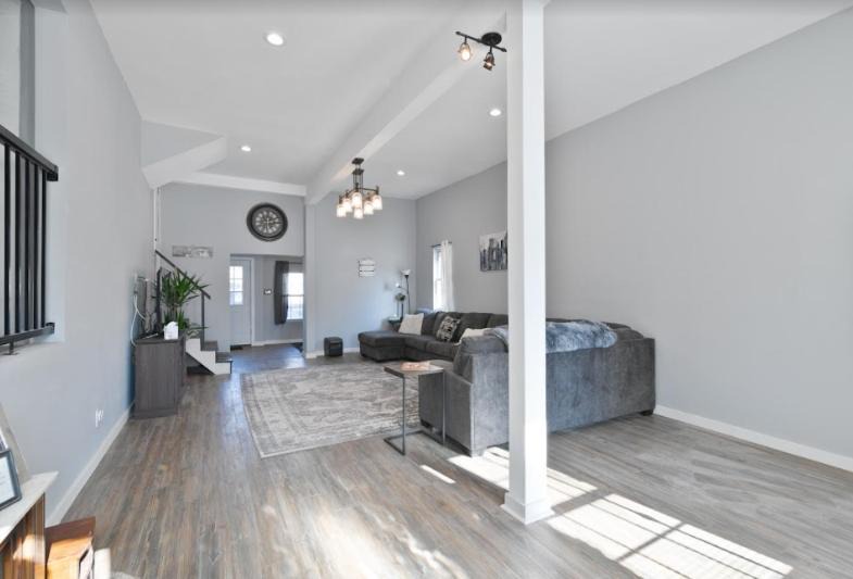 Photo of Livingroom in Califon