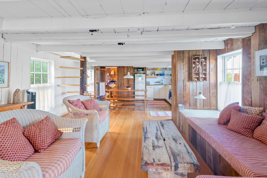 Photo of Livingroom in Ocean Bay Park