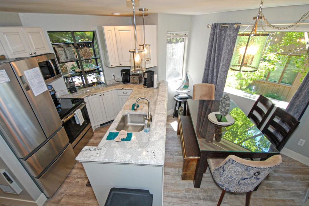 Photo of Livingroom in Maple City