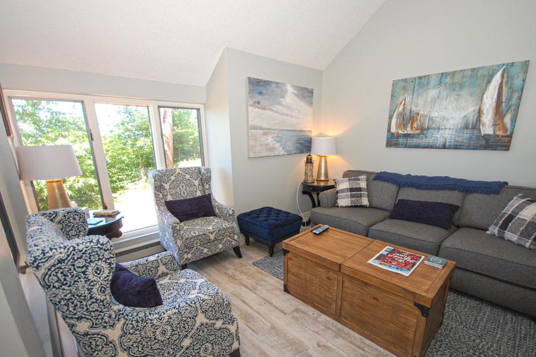 Photo of Livingroom in Maple City