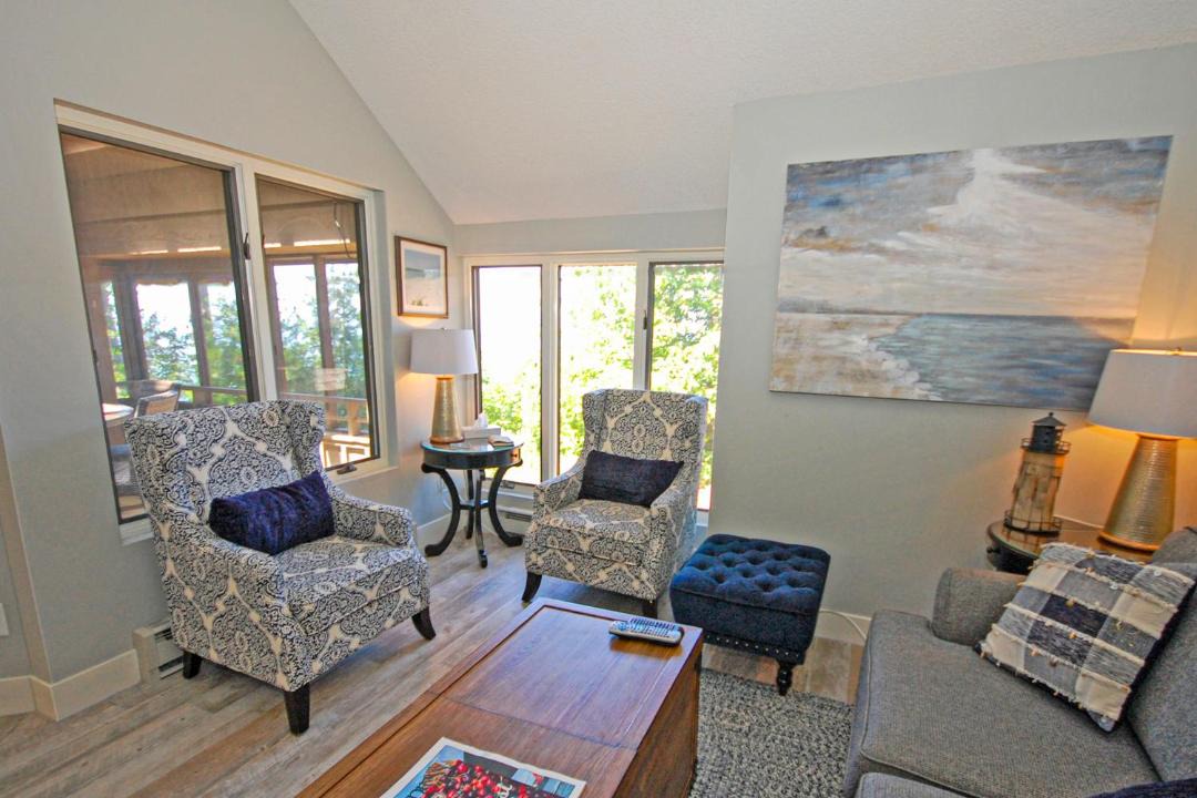 Photo of Livingroom in Maple City