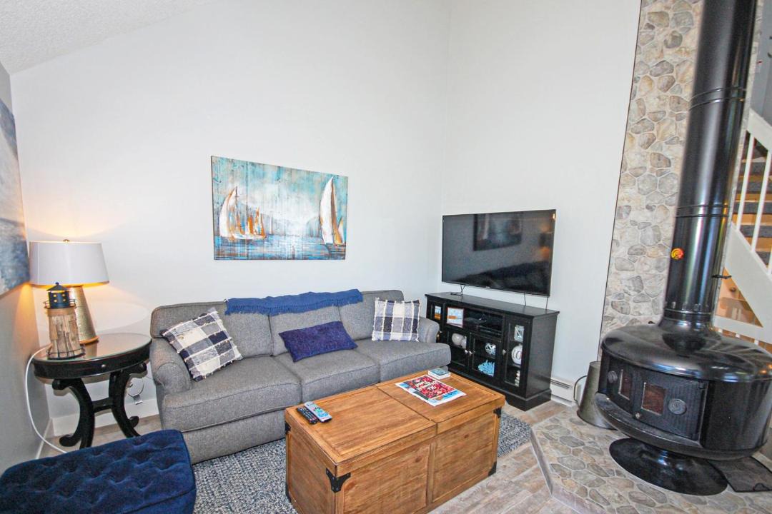 Photo of Livingroom in Maple City