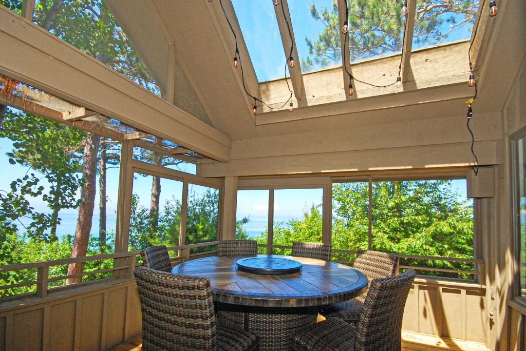 Photo of Patio Balcony in Maple City