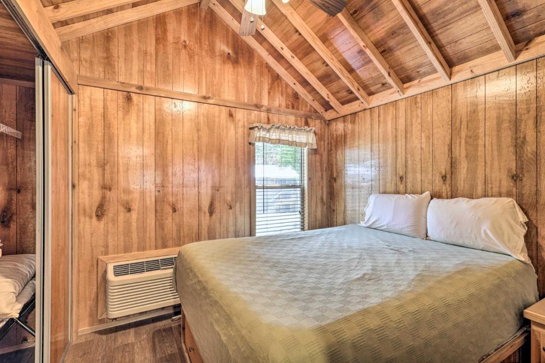 Photo of Bedroom in Steinhatchee