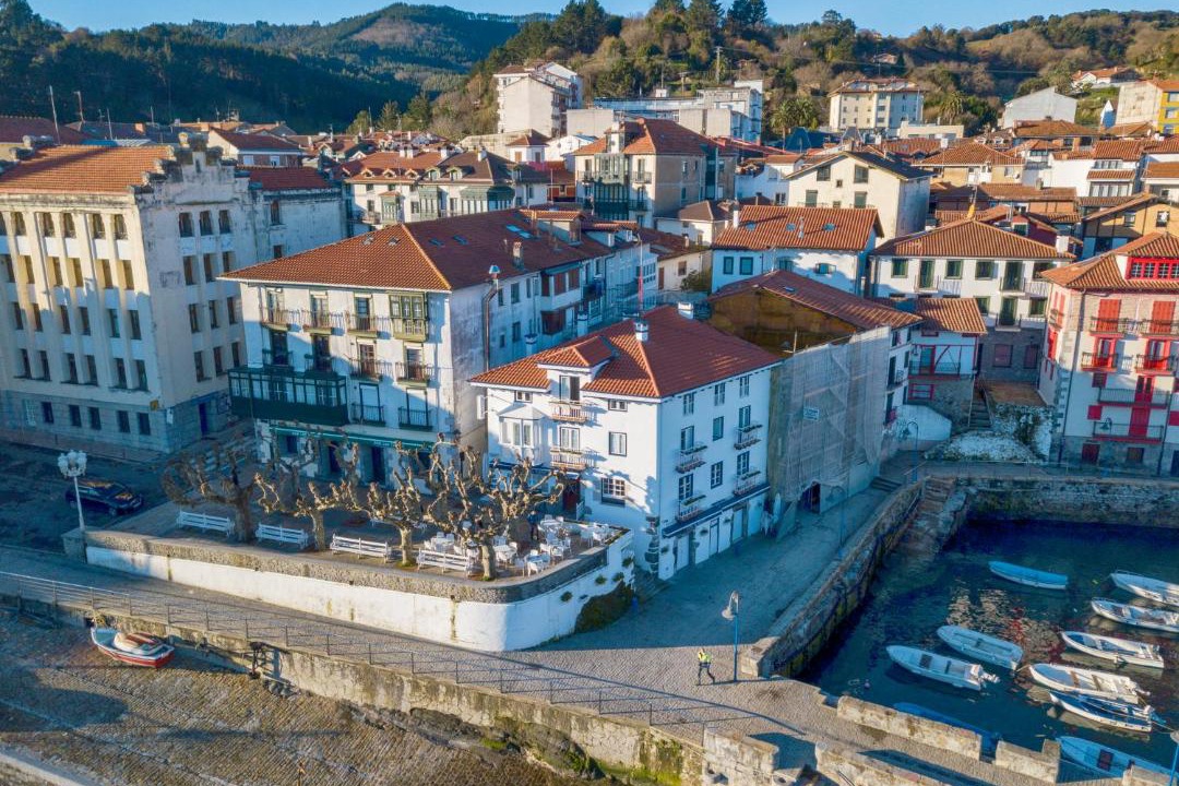 Photo of Buildings in Mundaka