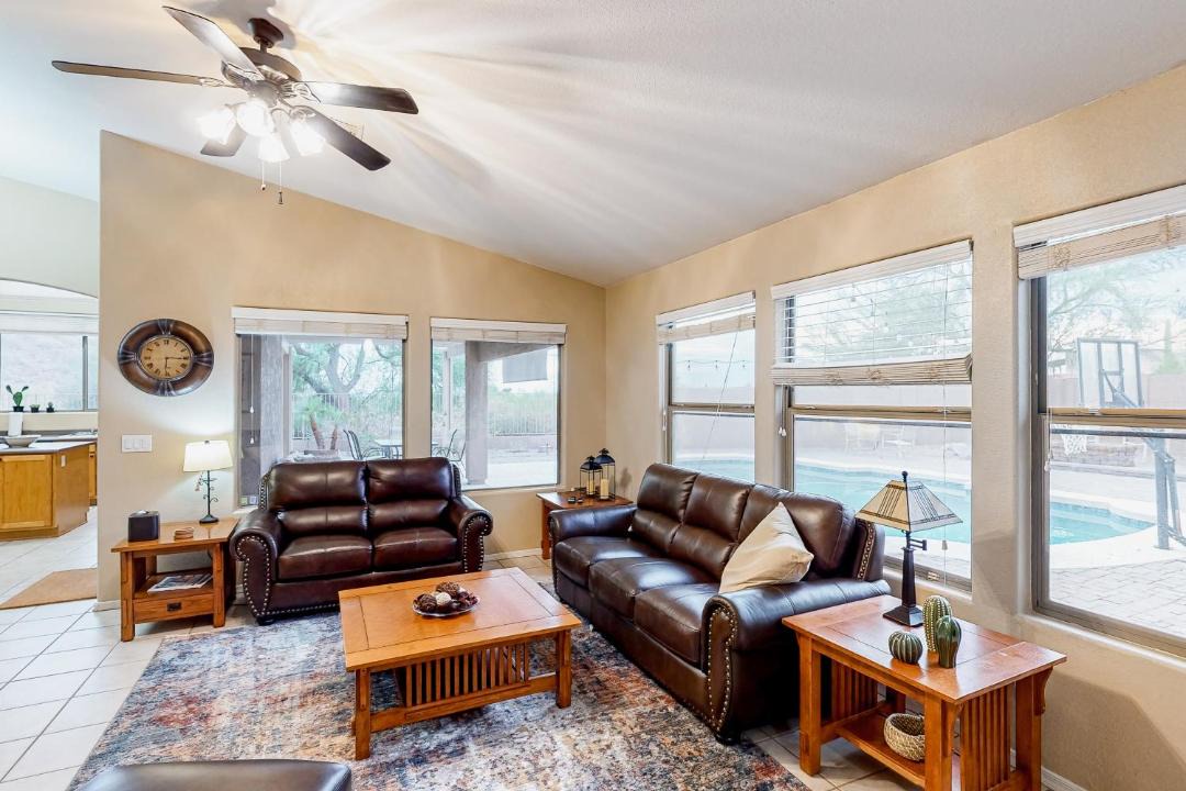 Photo of Livingroom in Sierra Estates-Summit