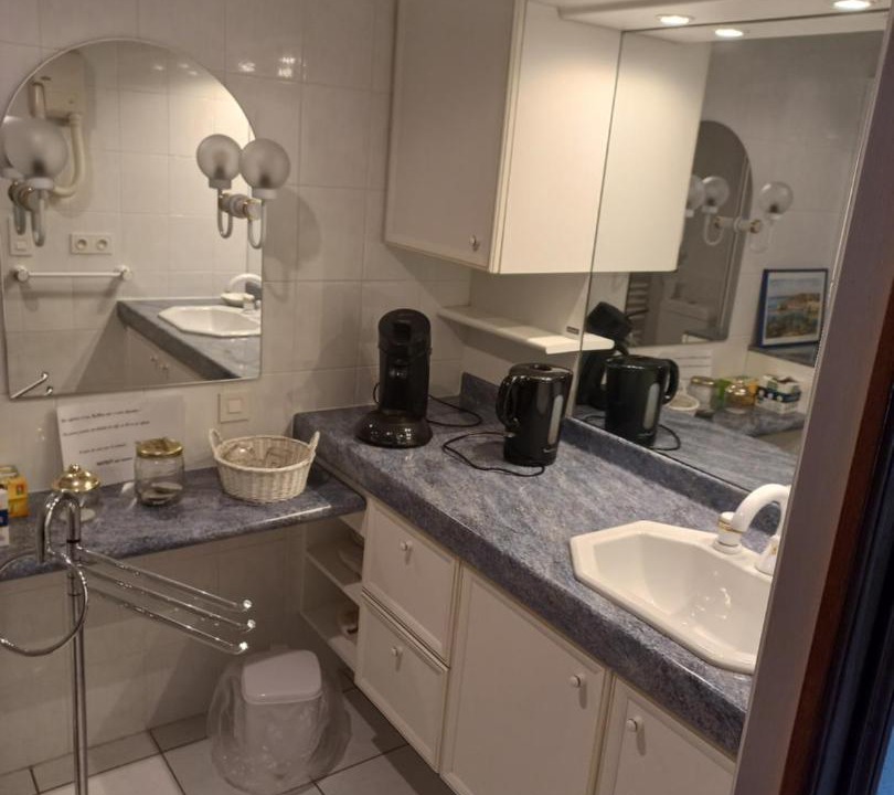 Photo of Kitchen in Intres