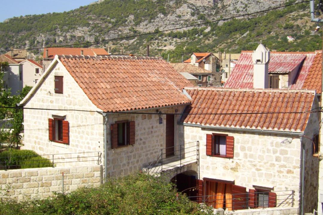 Photo of Buildings in Komiza