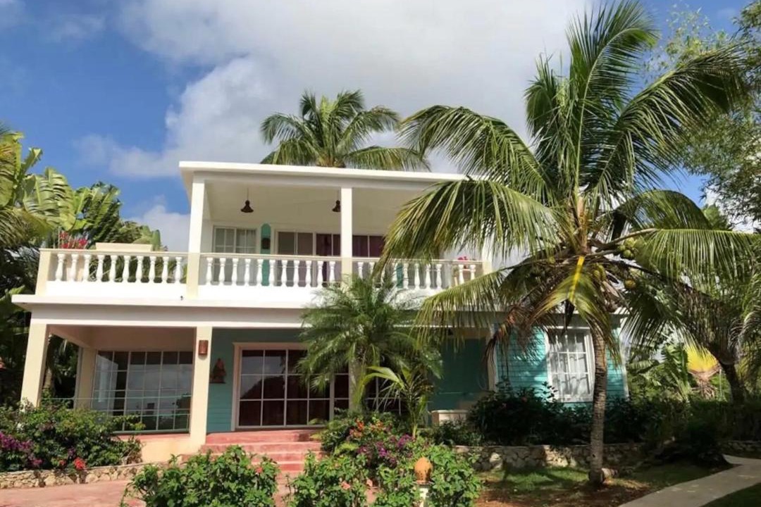 Photo of Buildings in Samana