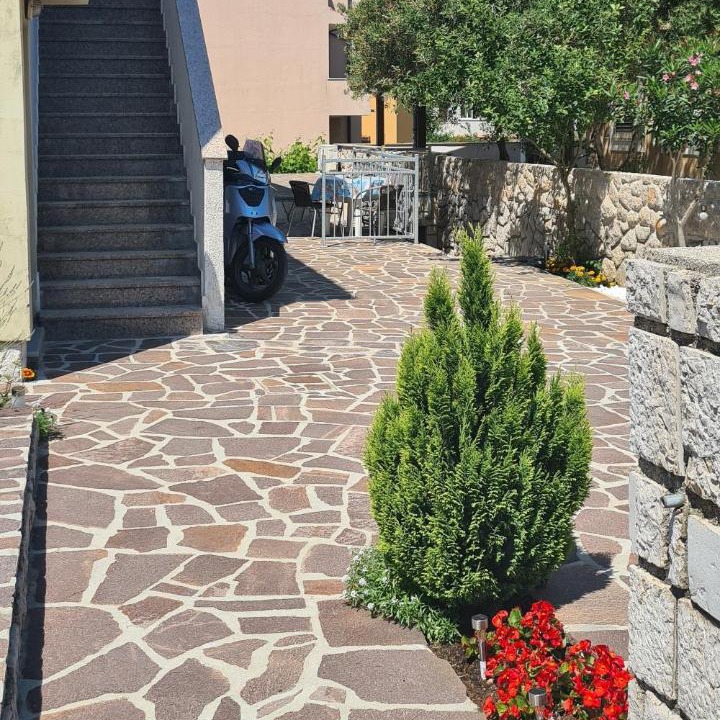 Photo of Others in Cres