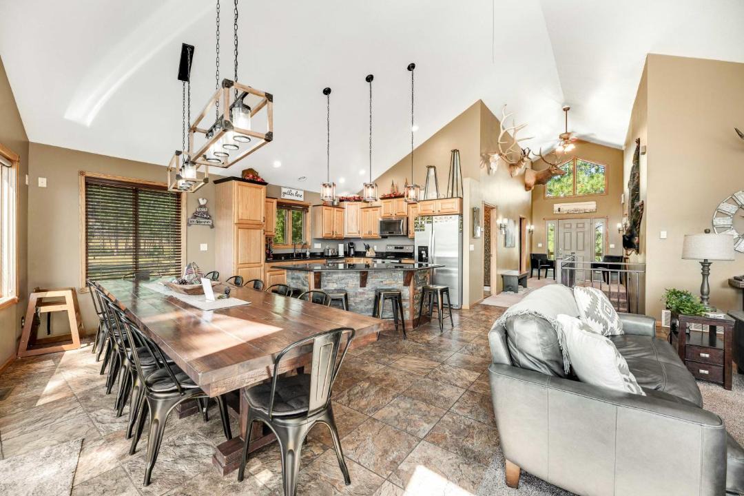 Photo of Others in Deadwood