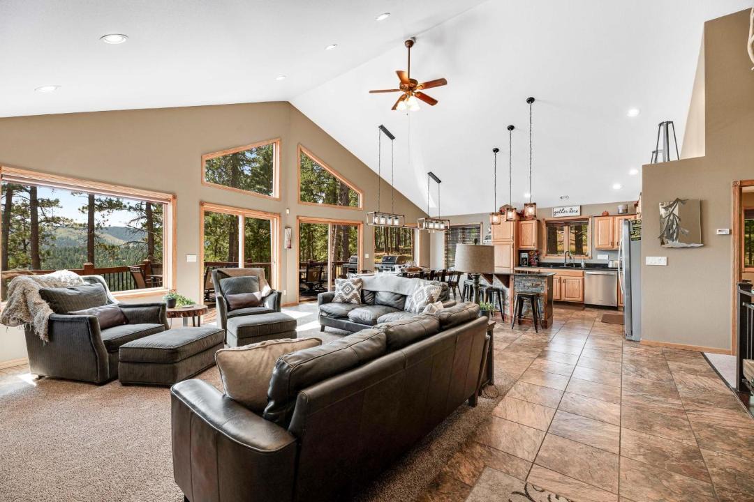 Photo of Others in Deadwood