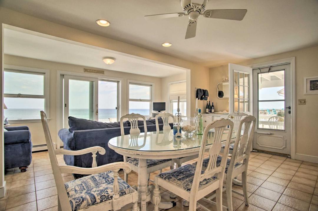 Photo of Livingroom in Ocean Bluff-Brant Rock