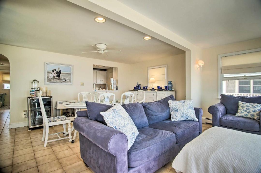 Photo of Livingroom in Ocean Bluff-Brant Rock