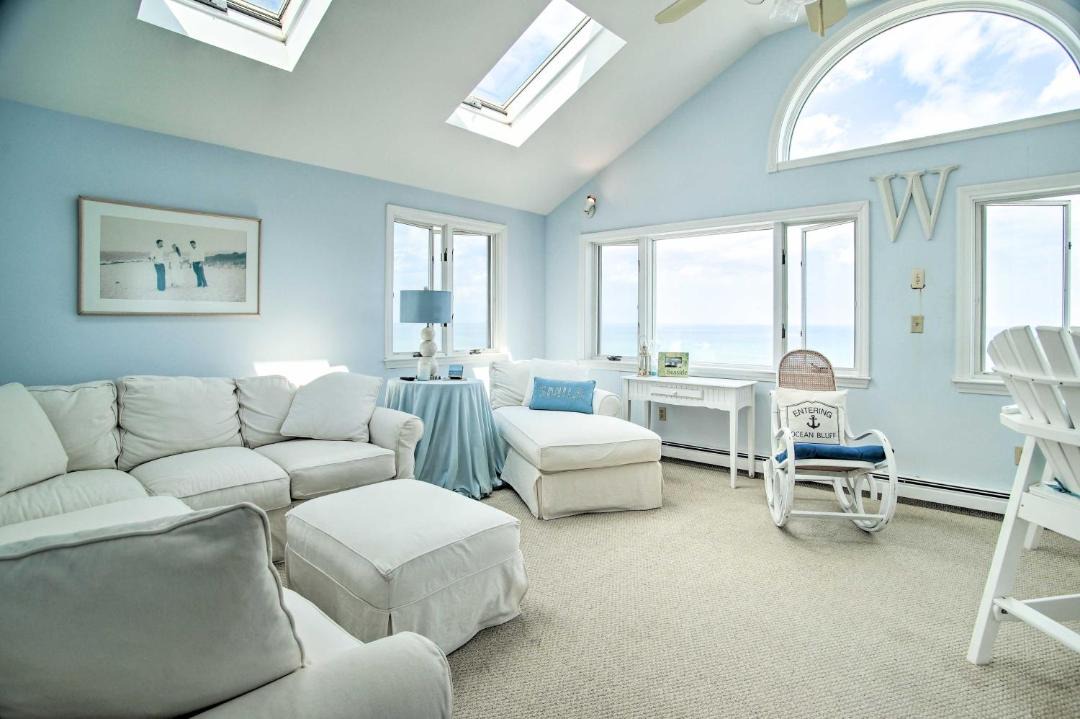 Photo of Livingroom in Ocean Bluff-Brant Rock