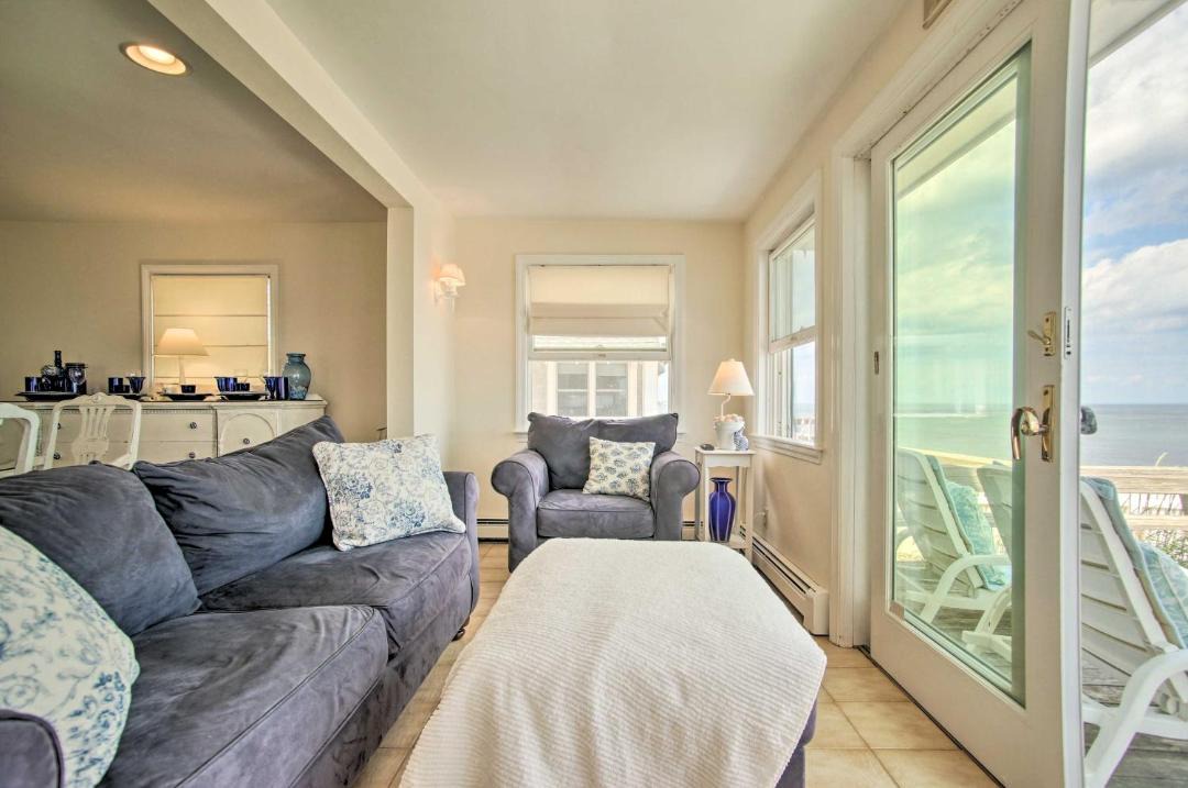 Photo of Livingroom in Ocean Bluff-Brant Rock