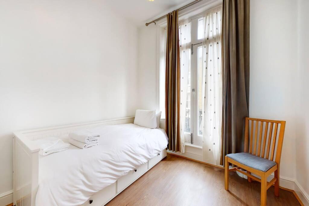 Photo of Bedroom in Belsize