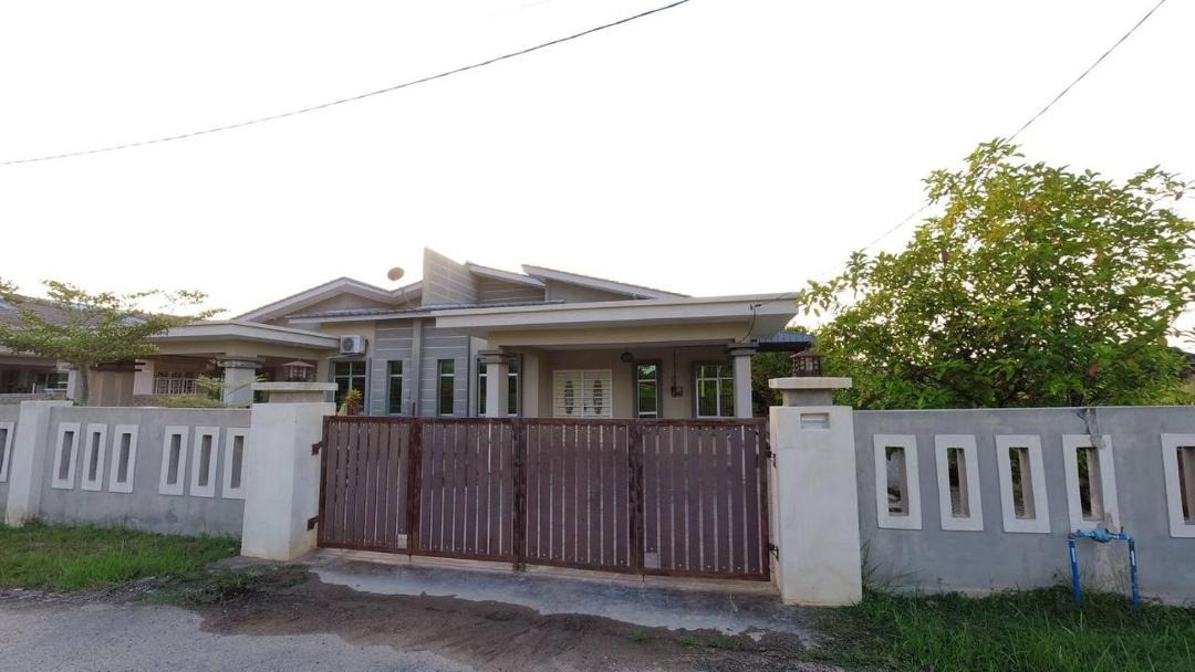 Photo of Buildings in Kampung Serdang Baru