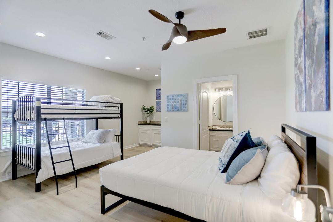 Photo of Bedroom in Seven Coves