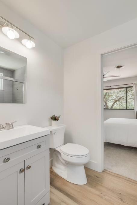 Photo of Bathroom in Lago Vista