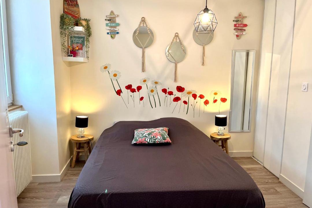 Photo of Others in Rives