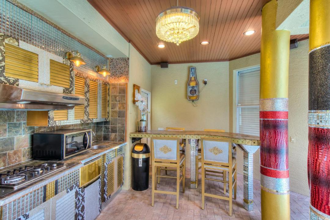 Photo of Others in Pelican