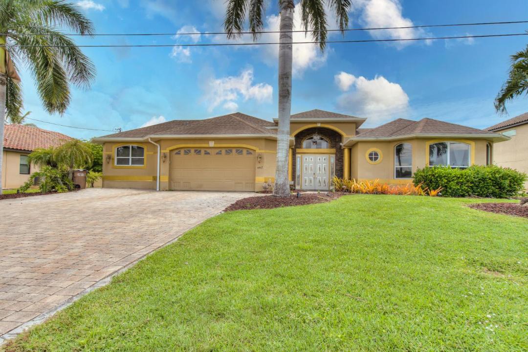 Photo of Others in Pelican