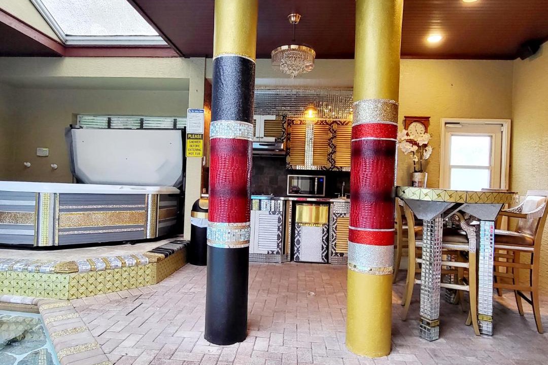 Photo of Others in Pelican