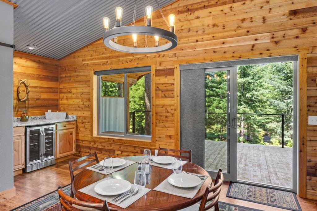 Photo of Livingroom in Packwood