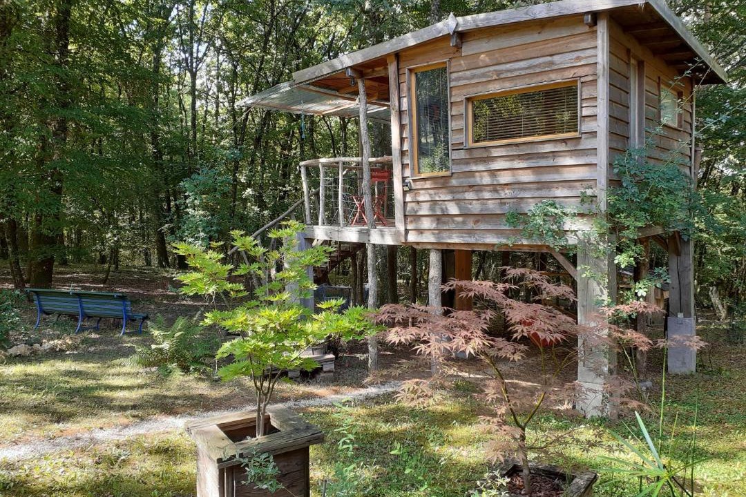 Photo of Buildings in Couze-et-Saint-Front