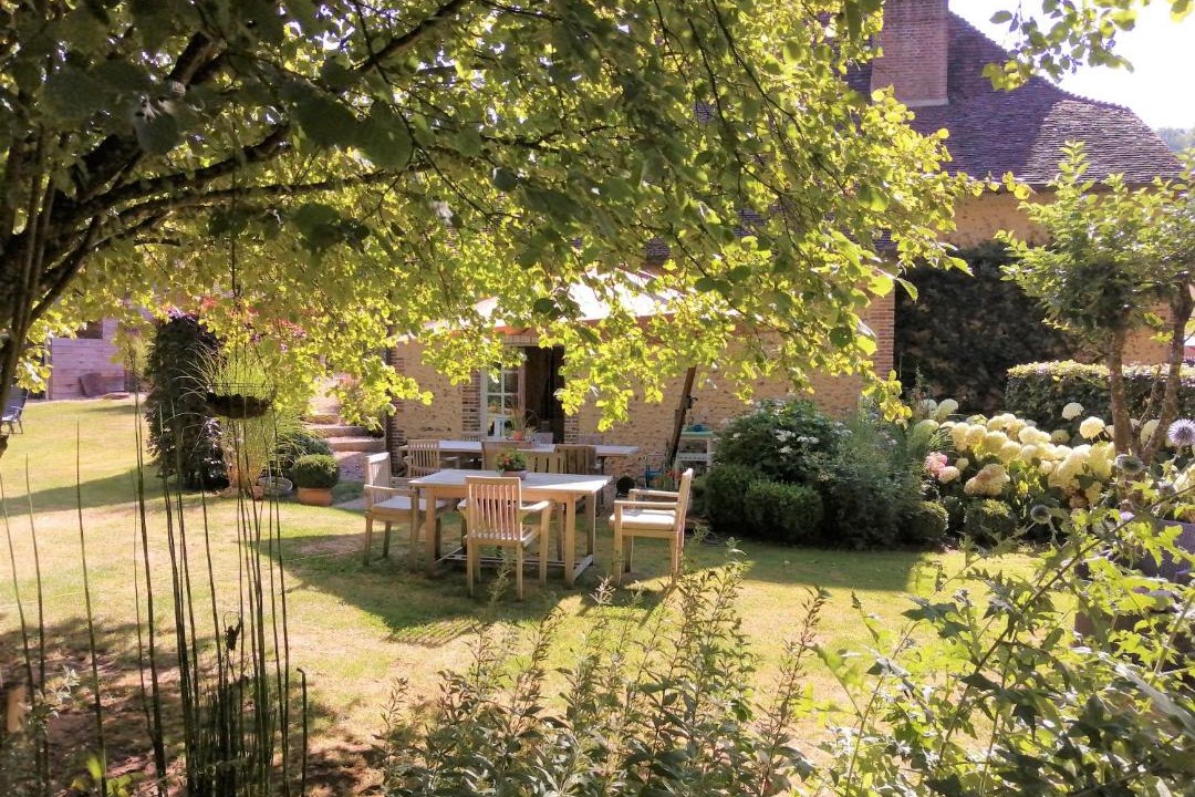 Photo of Others in Maletable