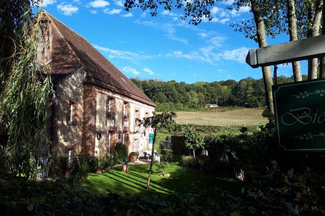 Photo of Others in Maletable