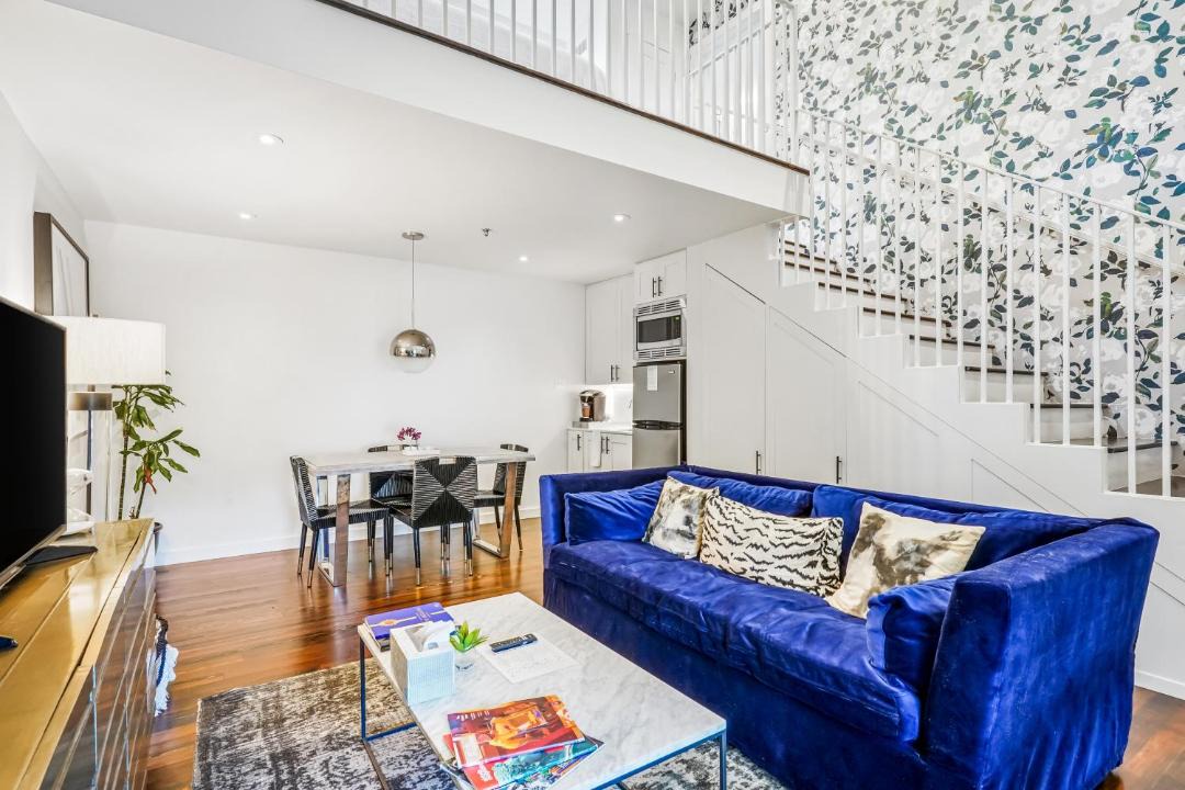 Photo of Livingroom in Irish Channel