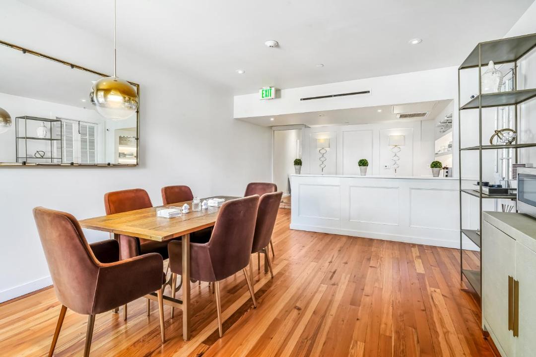 Photo of Livingroom in Irish Channel