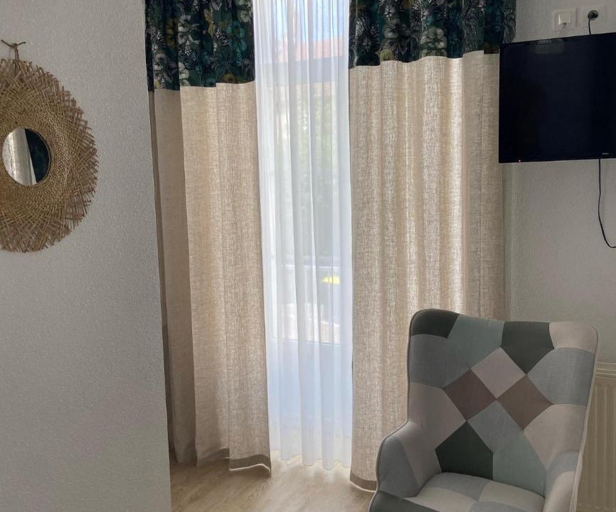 Photo of Livingroom in Saint-Symphorien-de-Marmagne