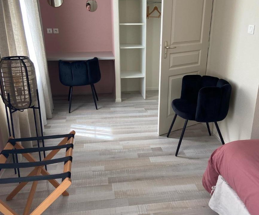 Photo of Livingroom in Saint-Symphorien-de-Marmagne