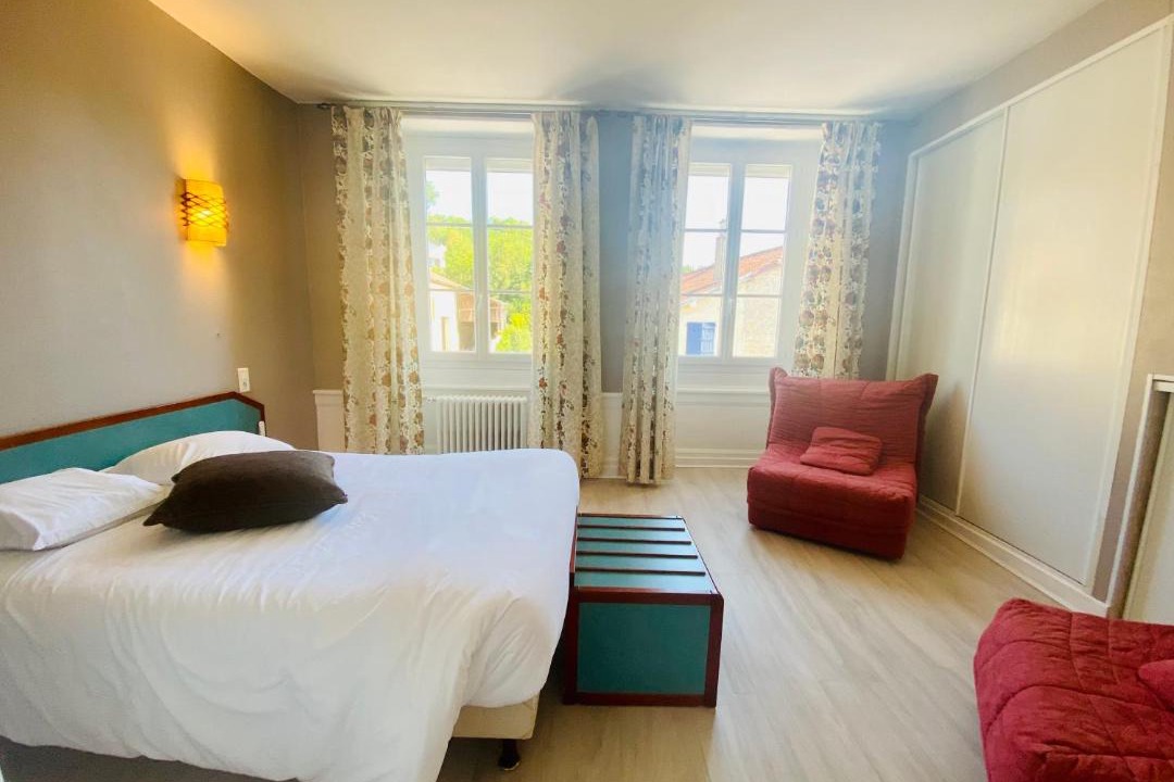 Photo of Bedroom in Arsonval