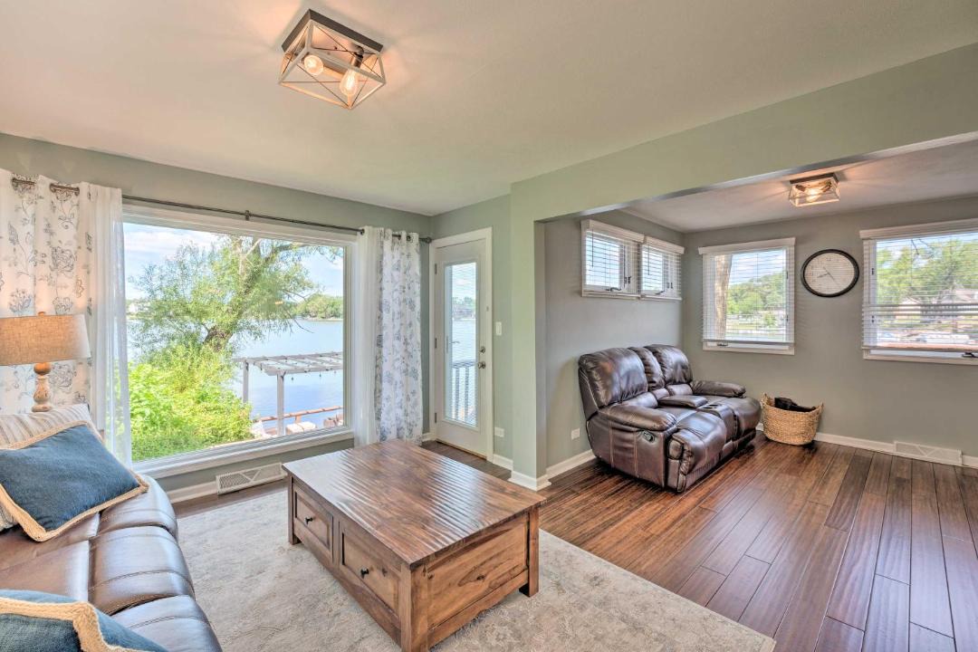 Photo of Livingroom in Lake Shangrila