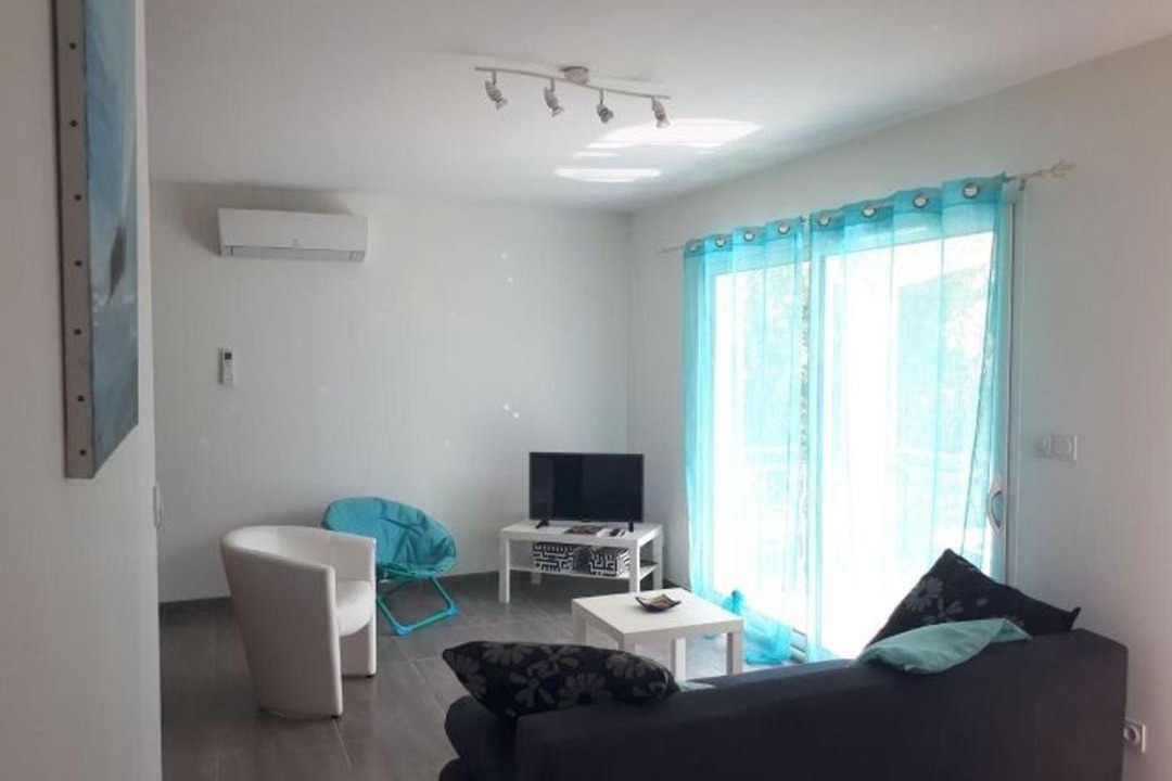 Photo of Livingroom in Saint-Paul-le-Jeune