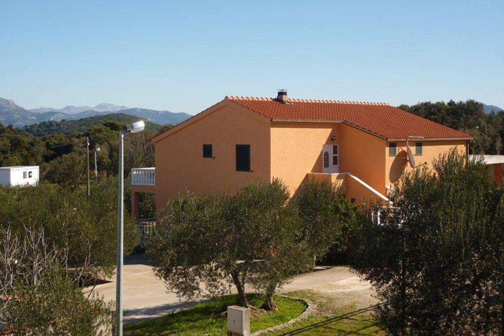 Photo of Buildings in Drace