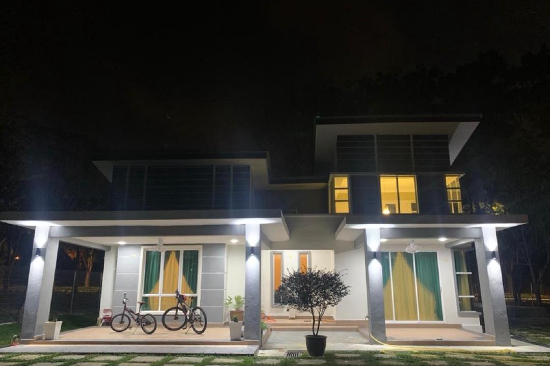 Photo of Buildings in Mantin