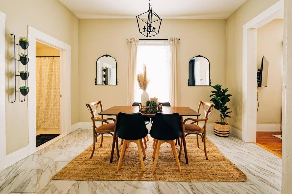 Photo of Livingroom in Riverside